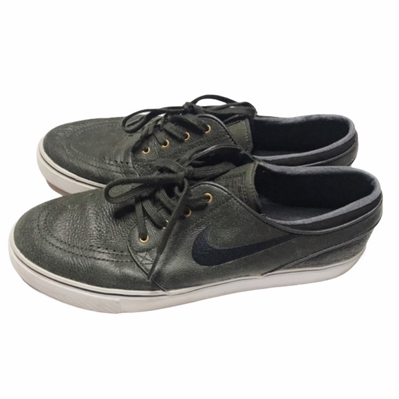 Nike Other - Nike SB Janoski Leather Sneakers
